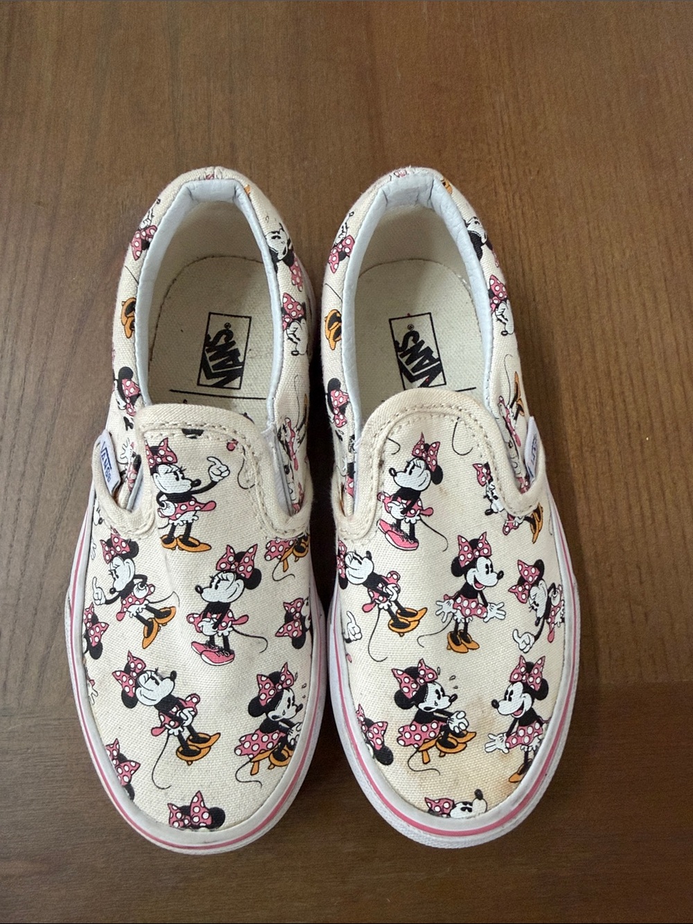 Vans Kids Slip-On Sneakers in Cream with Pink Minnie Mouse